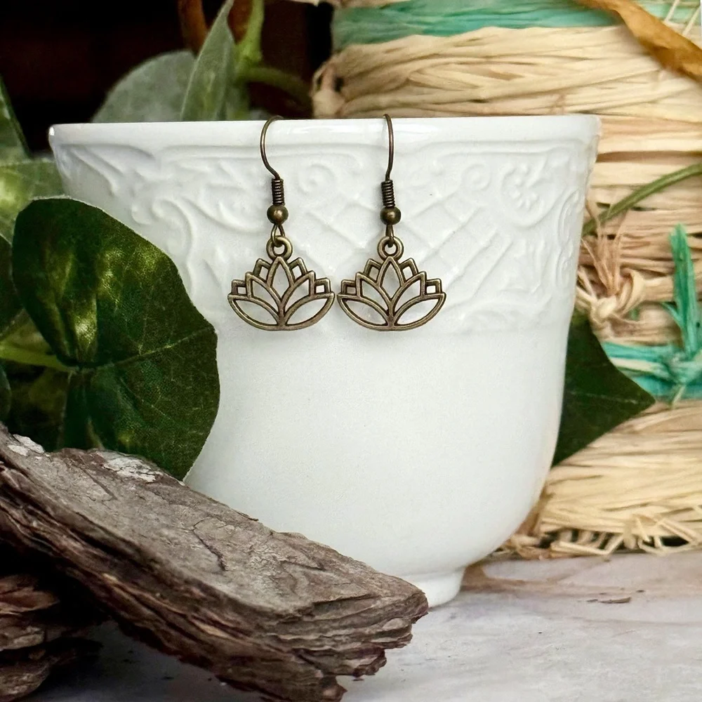 5 For $25💫Bronzed Filigree Lotus Flower Dangles Earrings